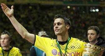 Dortmund thrash Bayern in Cup final to win double