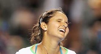 Sania crashes out of French Open, Olympic dream in tatters