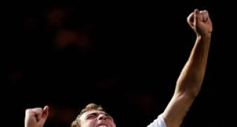 Paris Masters: Murray wastes match point in defeat