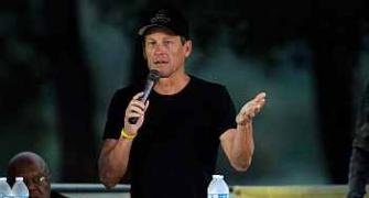 Livestrong cancer charity drops Armstrong name from title