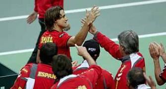Spain's Ferrer pushes Davis Cup final into last match