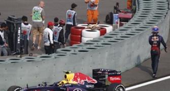 No fuel, no wheel, no points for Webber in China