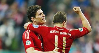 Shaqiri, Gomez steer Bayern to Cup final