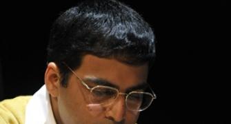 Anand beats Fressinet, moves to joint-third