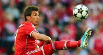 Bayern edge past Frankfurt, Hoffenheim crush Hamburg