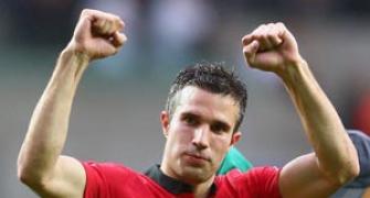 Injured Van Persie ruled out of Manchester derby