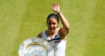 Wimbledon: Bartoli routs Lisicki to win maiden title