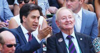 Fans, stars root for Murray at scorching Wimbledon
