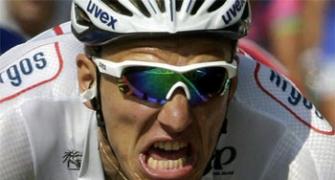 Cavendish struggles as Kittel wins Tour de France stage 10