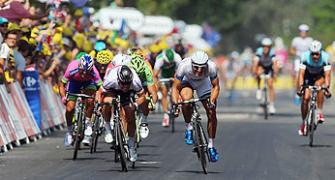 Tour de France: Kittel pips Cavendish to take stage 12