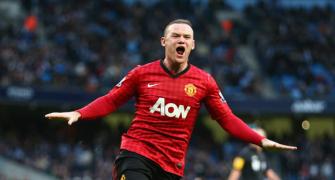Chelsea make straight-cash bid for Man United's Rooney
