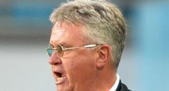 Hiddink resigns as Anzhi manager, linked with Barcelona