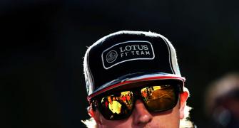 Raikkonen closes in on F1 record scoring run