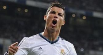 Real Madrid looking to retain Ronaldo with whopping offer