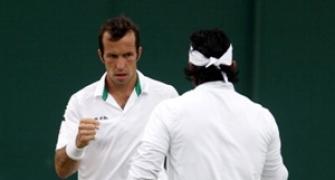 Wimbledon: Paes-Stepanek advance, Bhupathi-Hantuchova lose