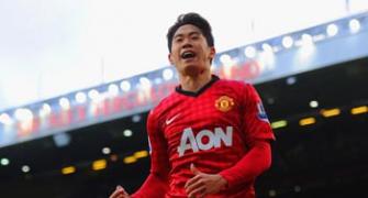 Kagawa hat-trick sends Manchester United 15 points clear