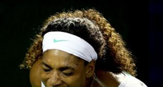 Murray, Serena advance in Miami; Venus withdraws