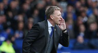 Will Moyes or Mourinho replace Ferguson at United?
