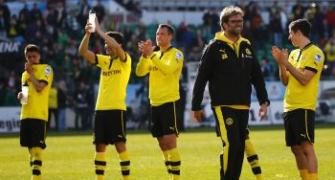 Bayern cannot just brush past us, says Dortmund's Klopp