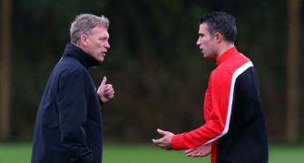 'Van Persie upset with Moyes for playing him while injured'