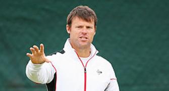 Australia's Stosur hires Murray's former coach Maclagan