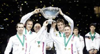 Stepanek guides Czechs to another Davis Cup triumph