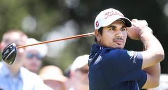 Bhullar sizzles for two-shot lead at Indonesia Open