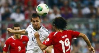 Klose equals Mueller's Germany scoring record