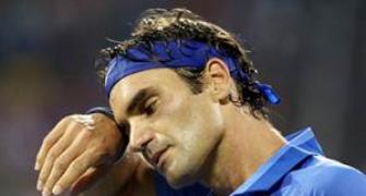 Murray seals ATP Tour finals spot;  Federer struggling