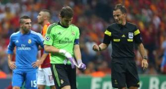 Ill-fated Casillas injured again