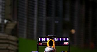 F1: Vettel dominates Singapore practice