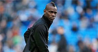 Balotelli apologises for red card vs Napoli, says he was provoked