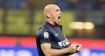 Cambiasso inspires Inter to comeback win over Fiorentina