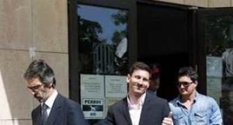 Messi appears in court to answer tax evasion charges