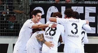 Bundesliga: Hanover fight back to hold Freiburg to 2-2 draw