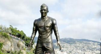 Ronaldo unveils statue sculpted in his honour