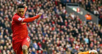 EPL PHOTOS: Sturridge keeps Liverpool in touch at top