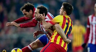 La Liga: Honours even between leaders Barca and Atletico