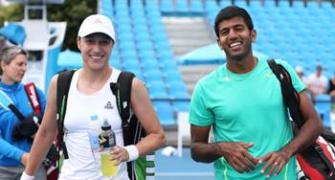 Paes ousts Bhupathi, Saina and Bopanna win at Australian Open