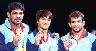 PHOTOS: Gold medal winners on Day 6 of the CWG