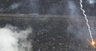 Euro 2016 qualifiers: Croatia draw with Italy amid flares, crowd trouble