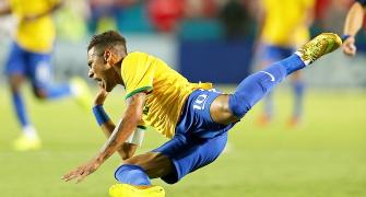 Neymar stunner gives Brazil win over Colombia