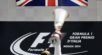 Hamilton wins in Italy to rein in Rosberg
