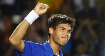 Somdev records heroic win but India hopes hanging by thread