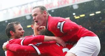 EPL PHOTOS: United thrash neighbours City; Chelsea extend lead