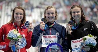 World Swimming: Ledecky breaks 800m freestyle world record