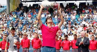 Cincinnati Open: Federer denies Djokovic history bid