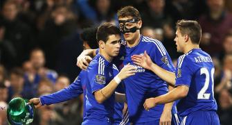 EPL PHOTOS: Chelsea thump Sunderland after Mourinho axe; United lose