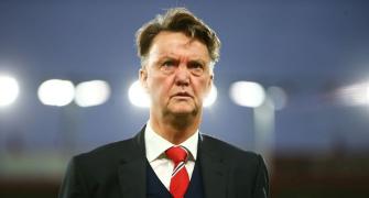 Manchester United players 'fighting' for Van Gaal, says Rooney