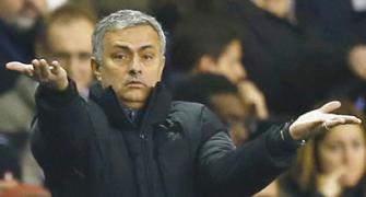 Mourinho blames referee for Chelsea's White Hart Lane pain